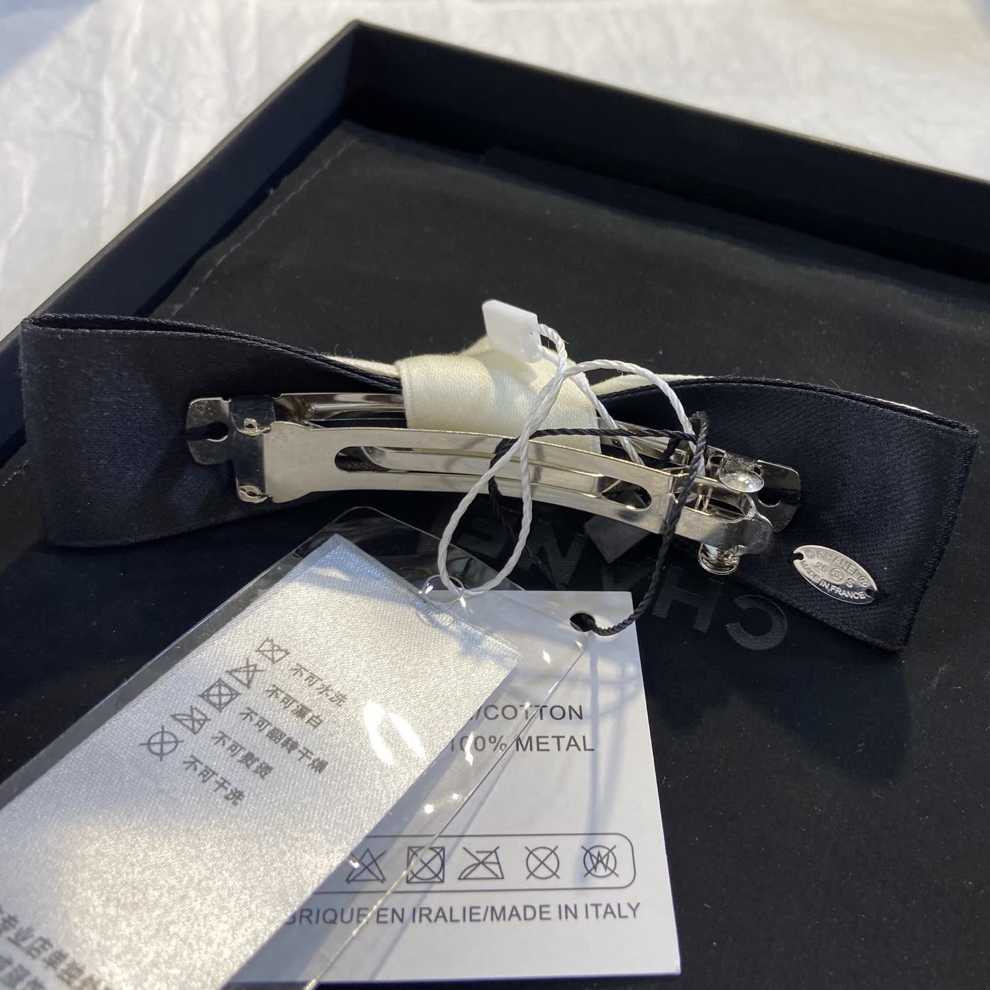 Chanel Satin Bow Hair Clip-XF0862